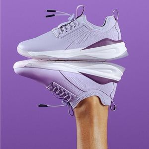 BRAND NEW IN BOX Cloves “Women’s Classic Core” shoes in Lavender.